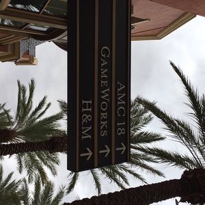 Meet your Posher, Jean